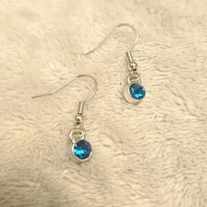 #347 Silver tone earring